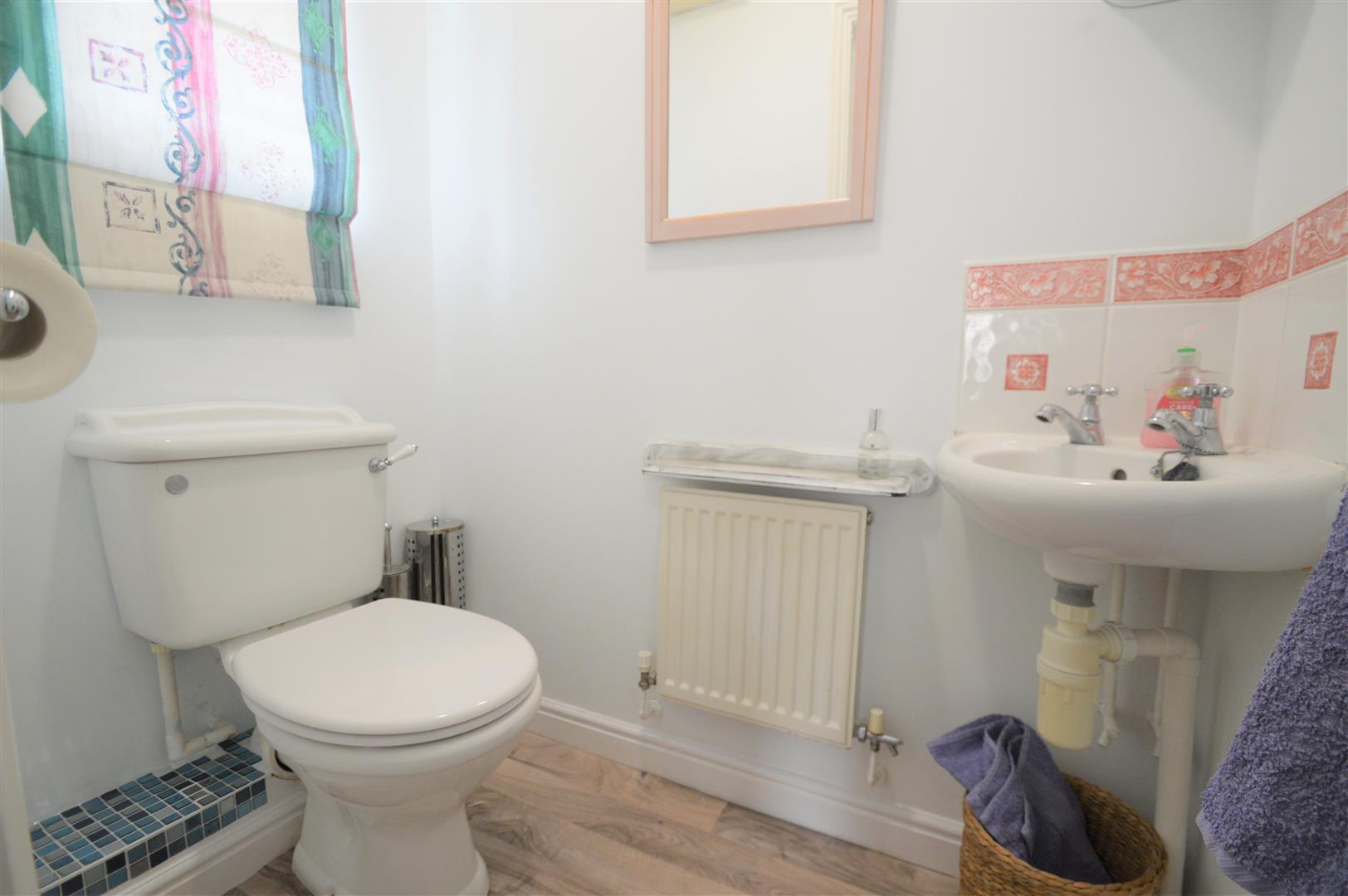 2 Walnut Close, Miskin , CF72 8RZ